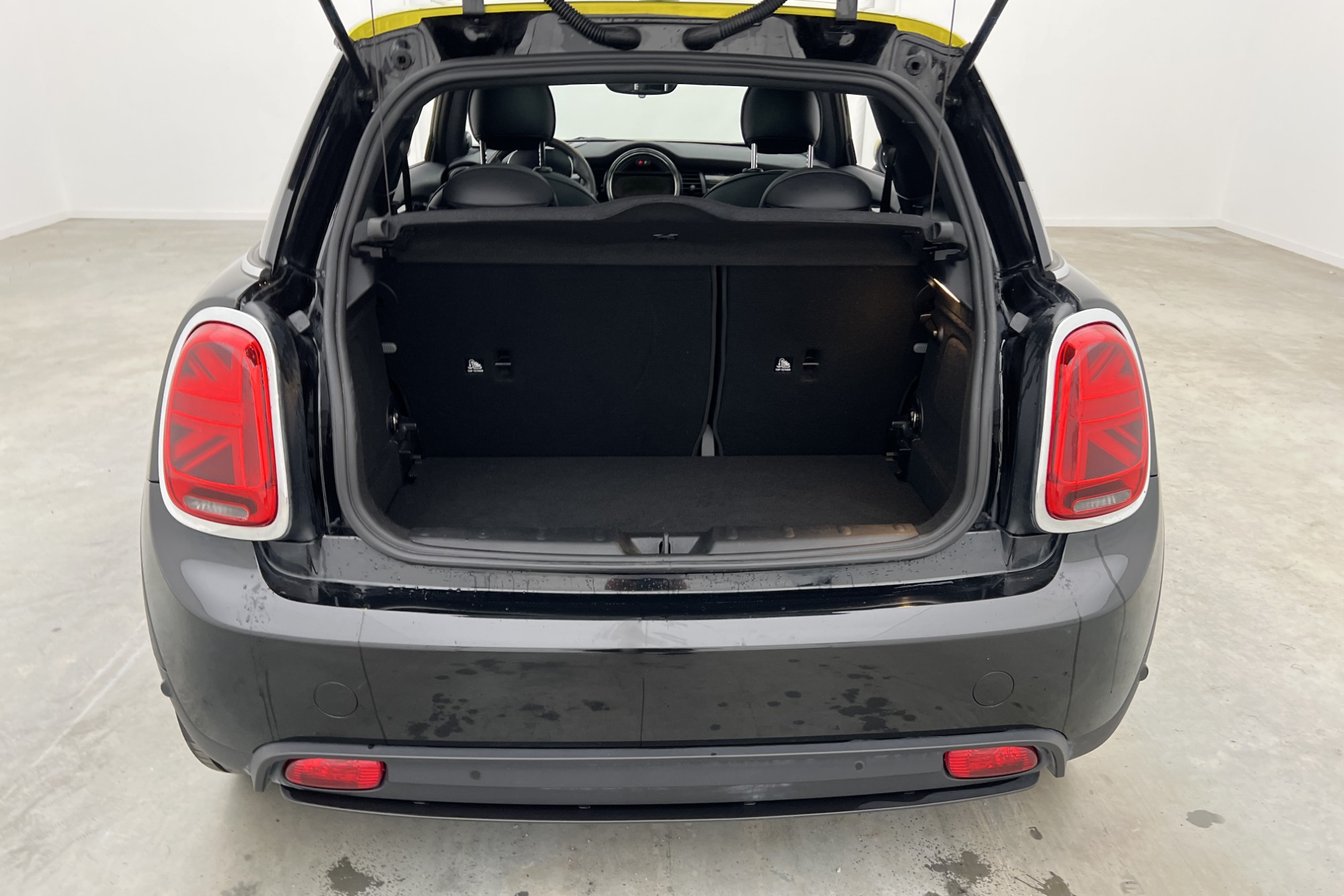 MINI Cooper SE 32.6 kWh 184hk Maximise Pano HUD Kamera Skinn