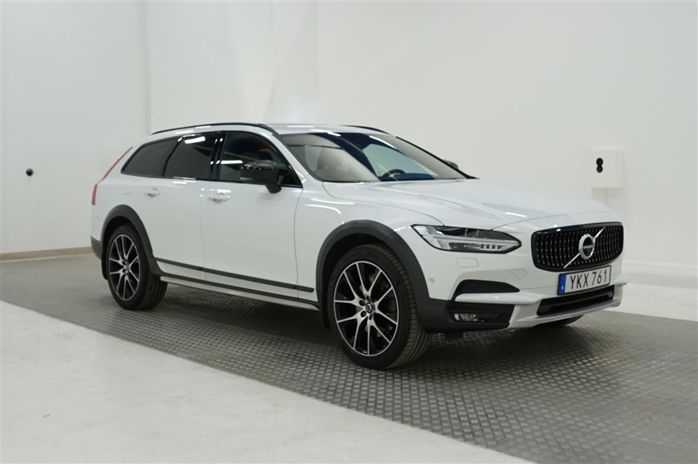 Volvo V90  Cross Country D5 AWD 235hk VOC B&W D-Värm Pano