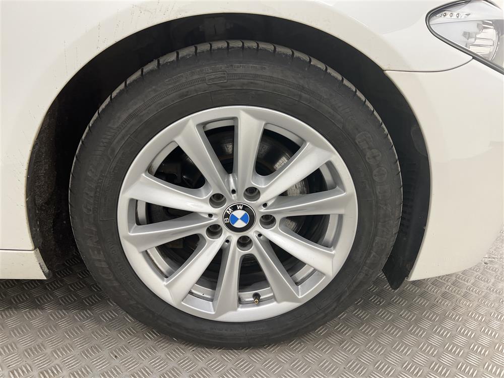 BMW 520 d 184hk M Sport M-Värm Drag P-Sens Svart Innertak