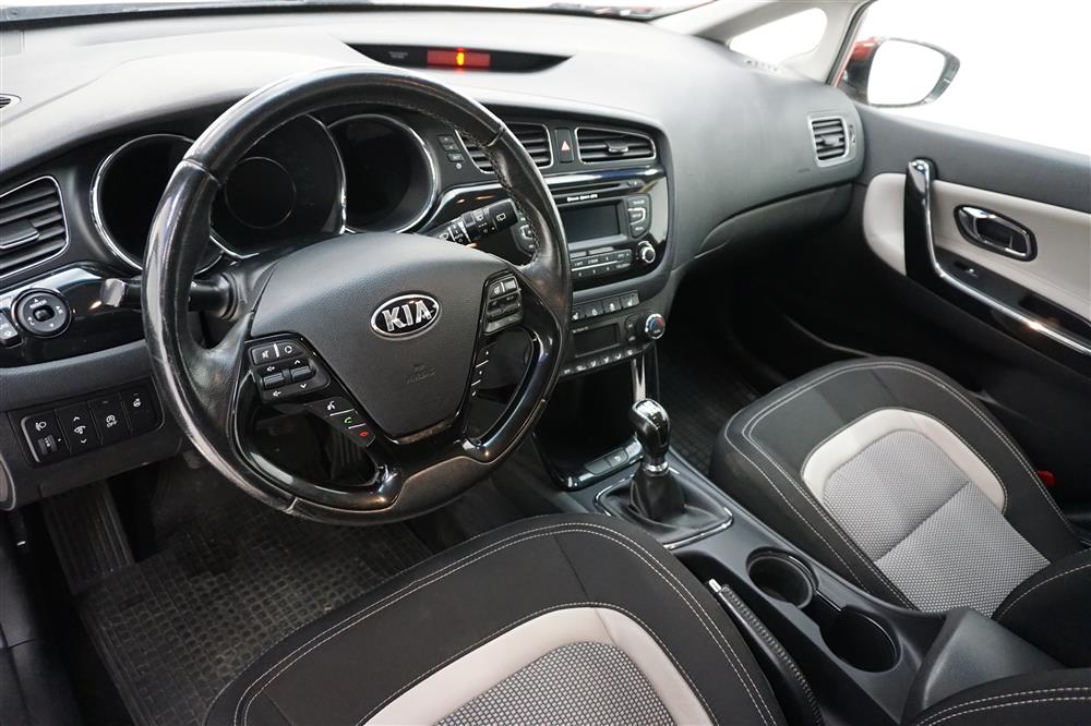 KIA Cee'd 1.6 CRDi 5dr 110hk Drag Xenon Rattväme Välservad