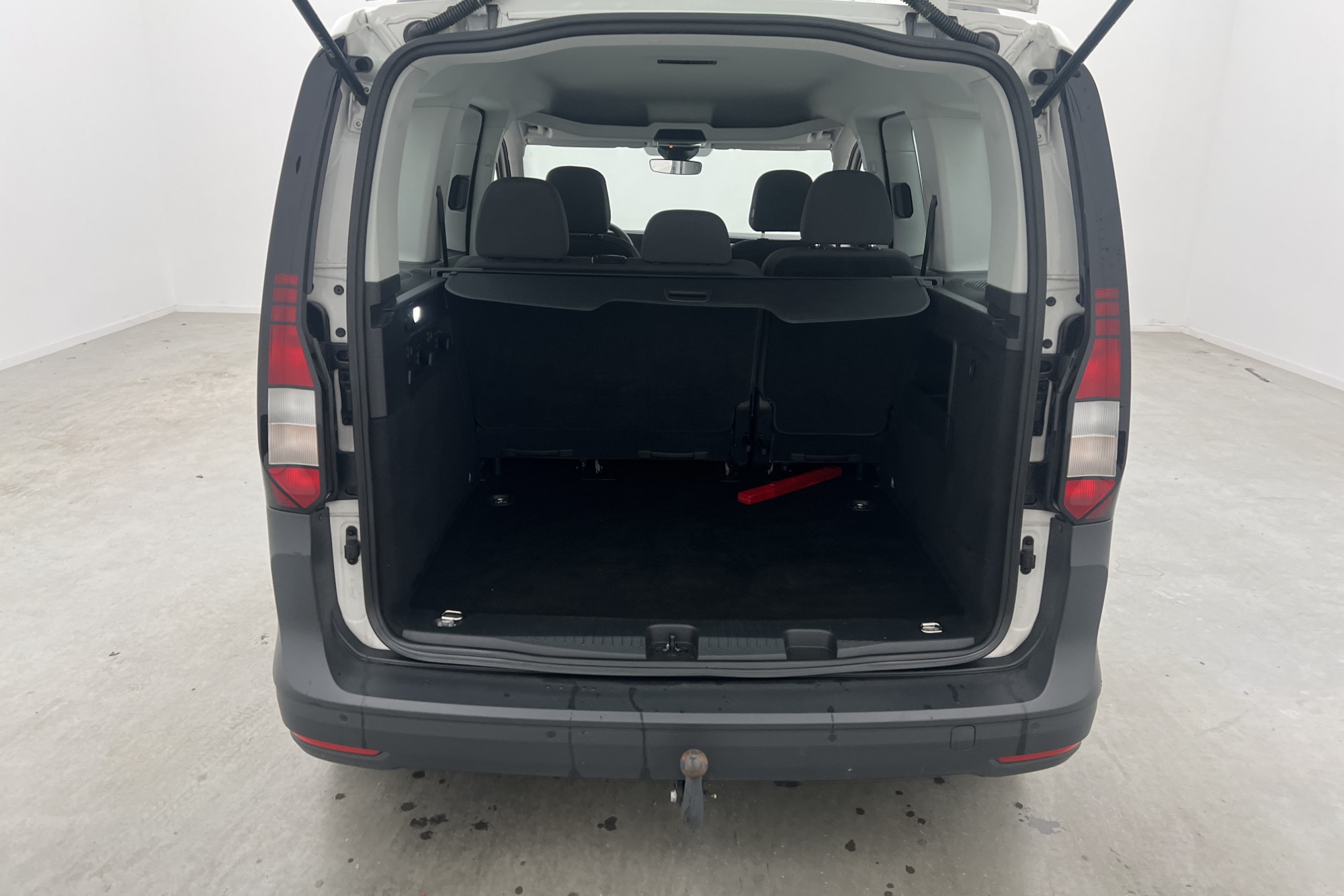 Volkswagen Caddy Life 2.0TDI Värmare Drag PDC 5-Sits Moms