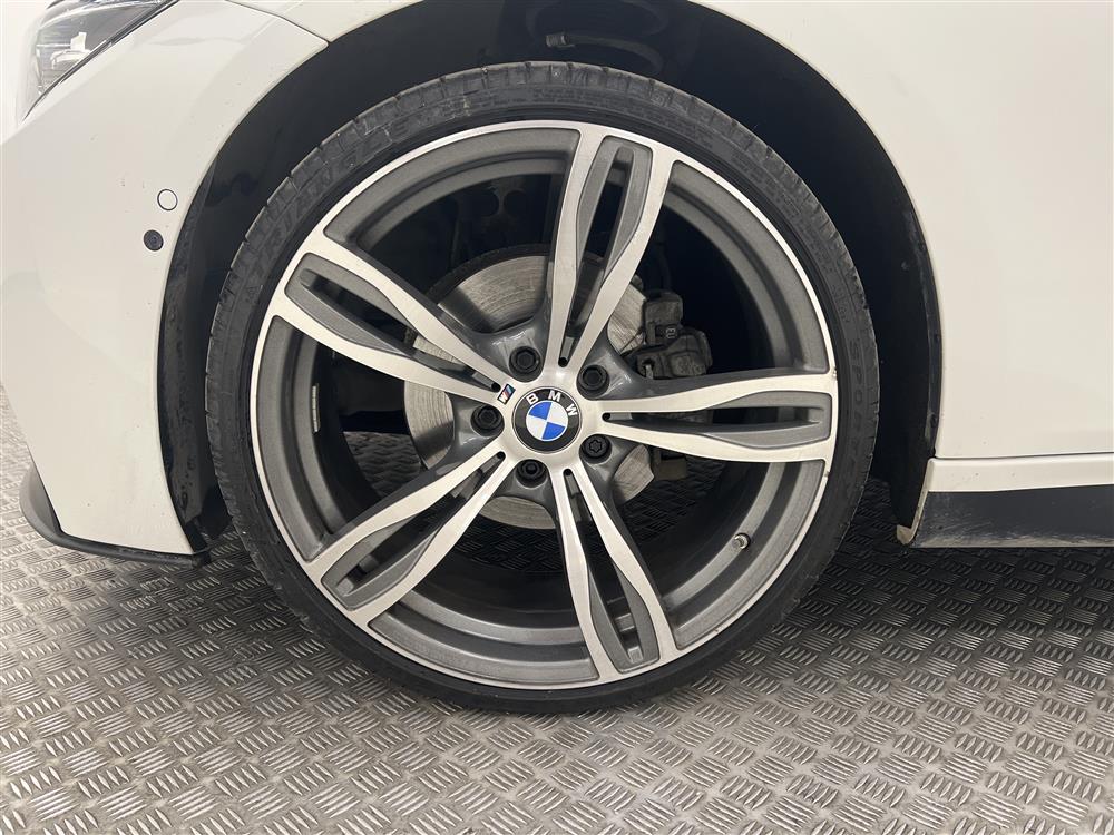 BMW 320d xDrive Sedan 190hk M-Sport HiFi Skinn Navi Drag