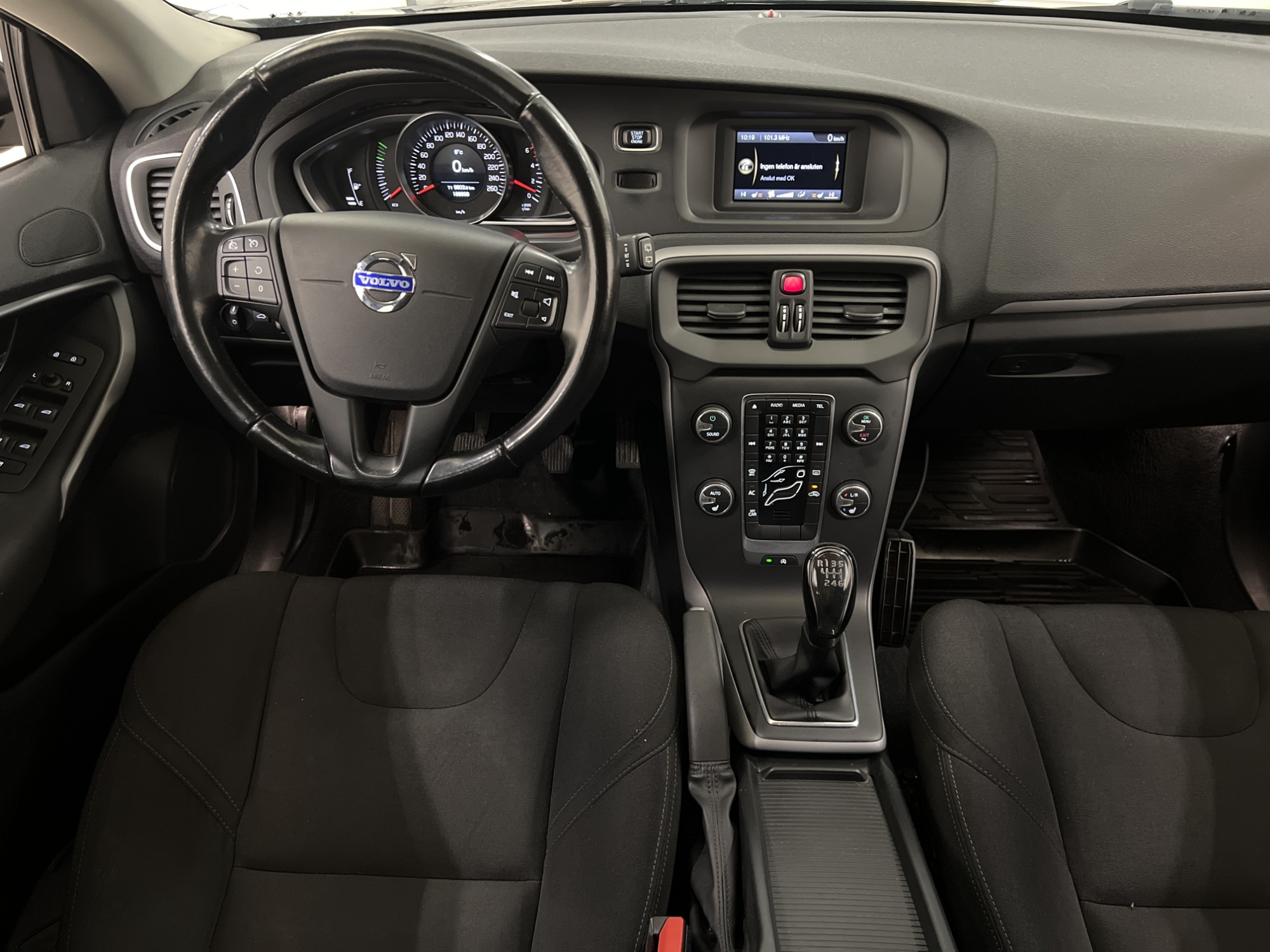 Volvo V40 D2 115hk Kupévärme Dragkrok Välservad