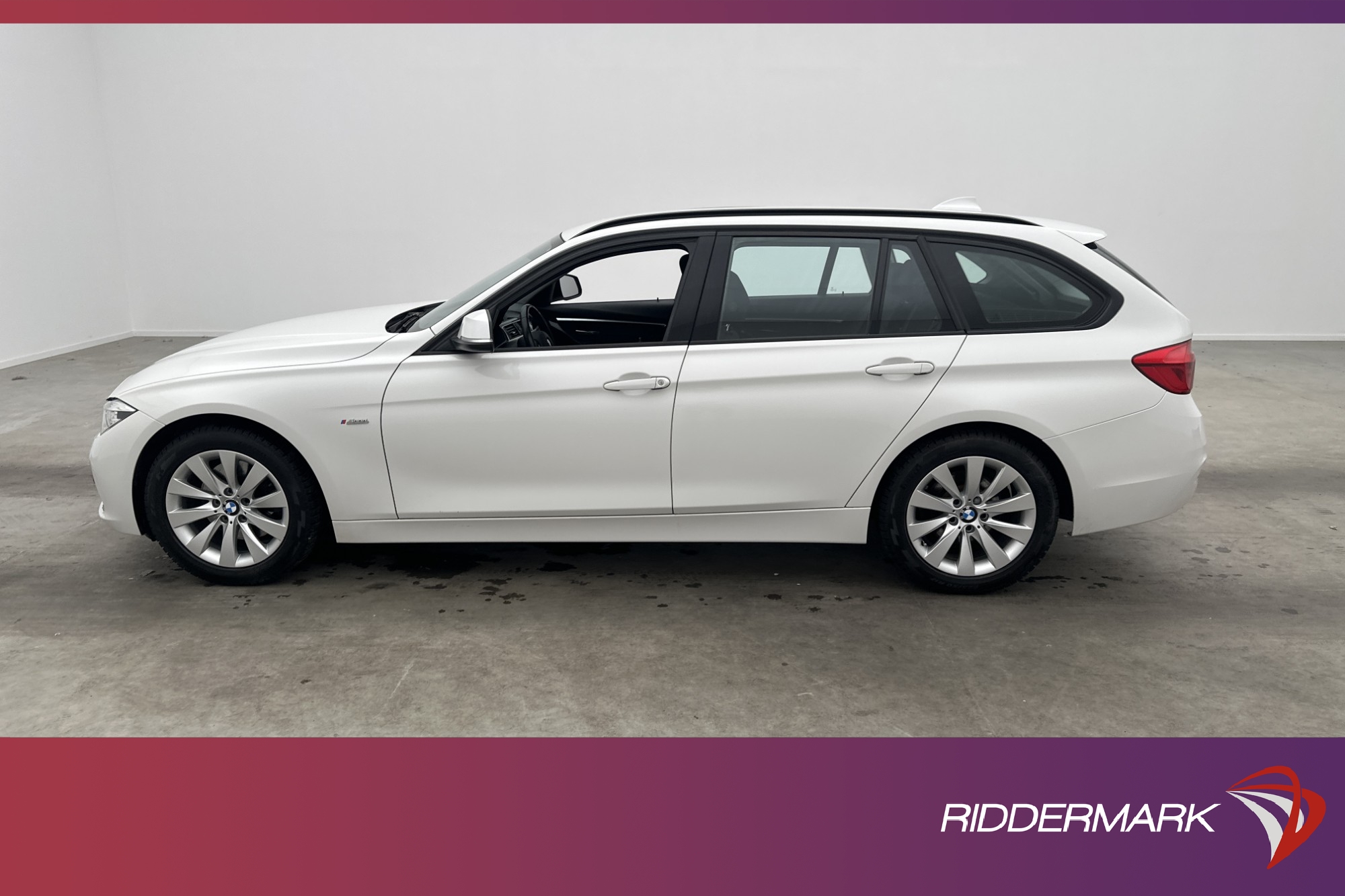 BMW 330 i Touring 252hk Sport line Sensorer Dragkrok