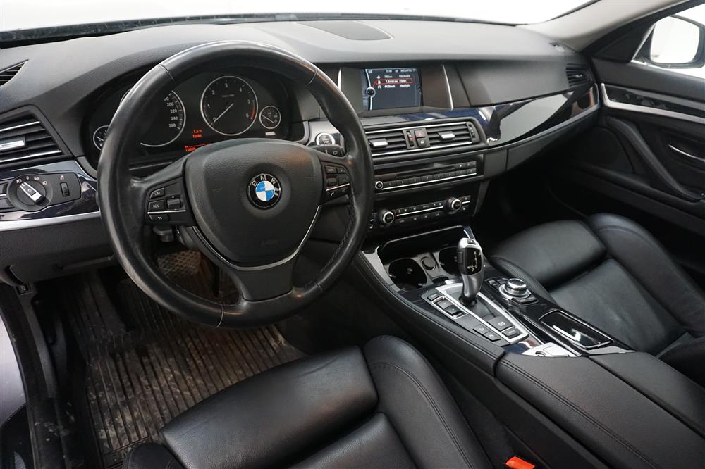 BMW 520d xDrive 184hk Komfort Drag Helskinn PDC 