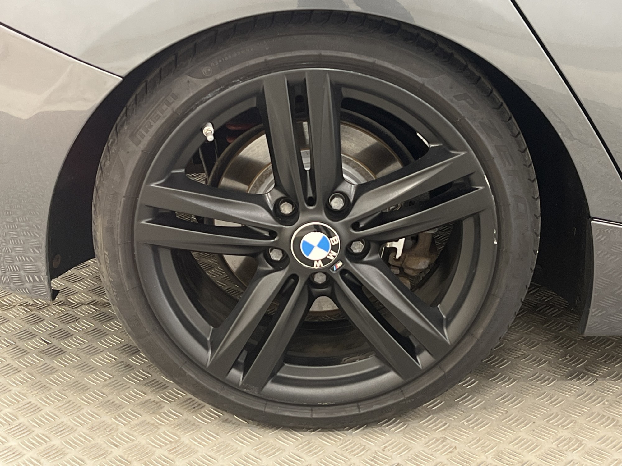 BMW 120 d Steptronic 184hk M-Sport H/K Taklucka Drag PDC 18"