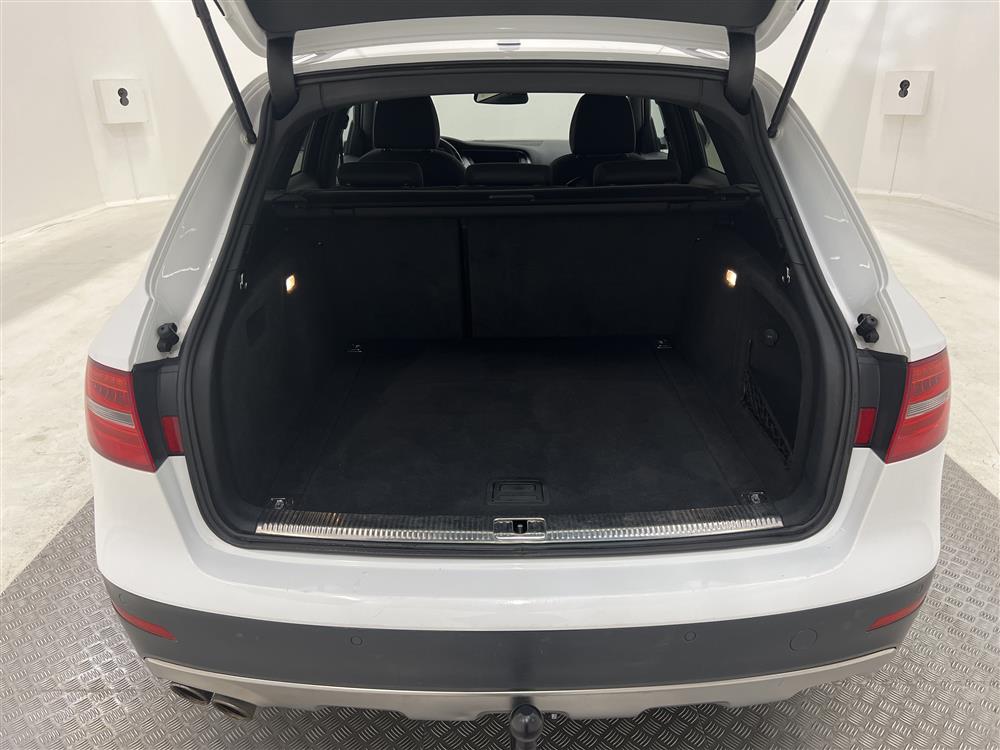 Audi A4 Allroad 2.0 TDI Quattro 177hk Sportstolar PDC Nyserv