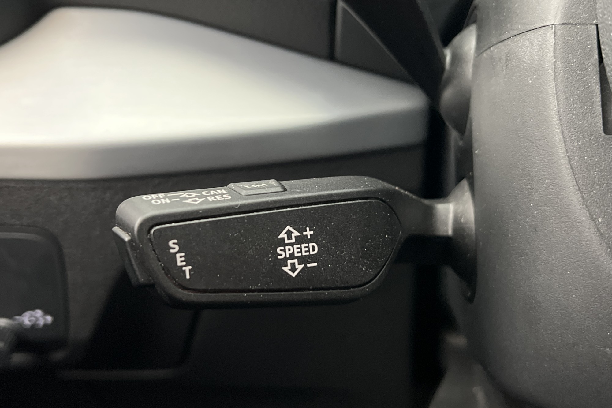 Audi Q2 1.4 TFSI 150hk Proline P-sensorer Dragkrok