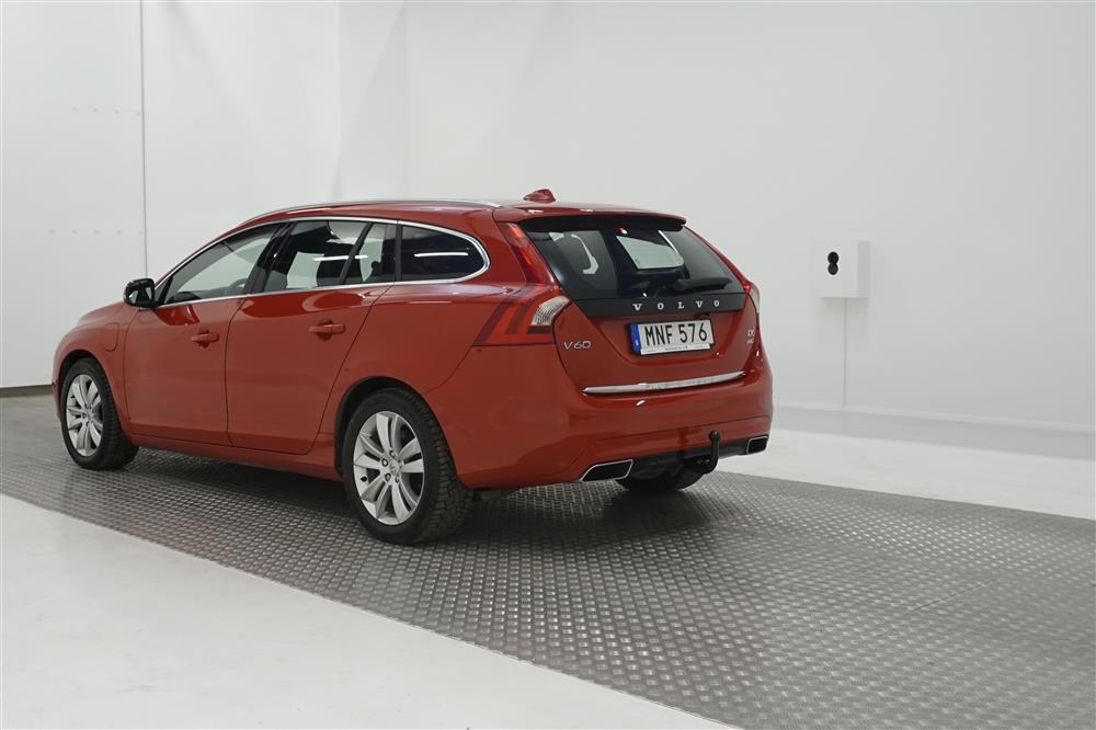 Volvo V60 D6 AWD Plug-in Hybrid 283hk Summum P-Värm Skinn