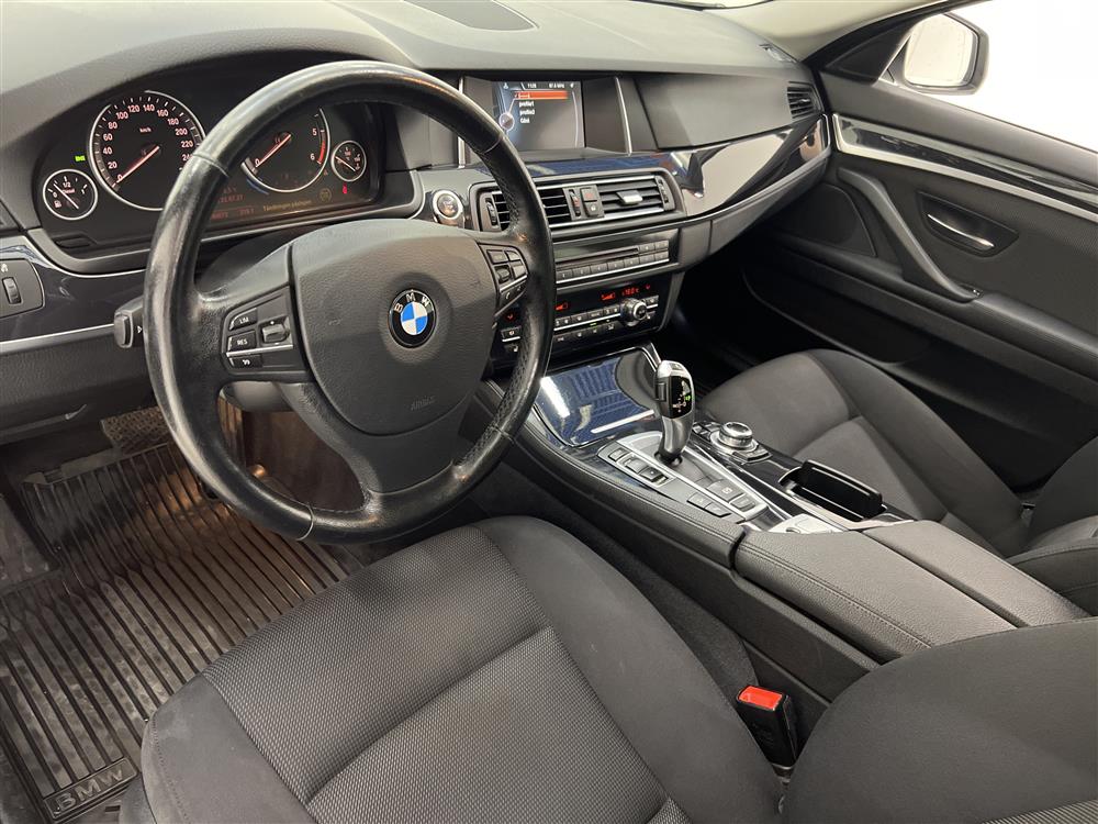 BMW 520d xDrive Touring 190hk M-värme Drag PDC 0.51l/mil