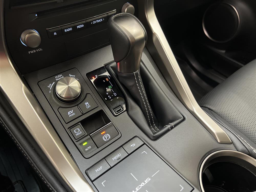 Lexus NX 300h AWD 197hk Executive Navi Kamera Skinn 0.6l/mil