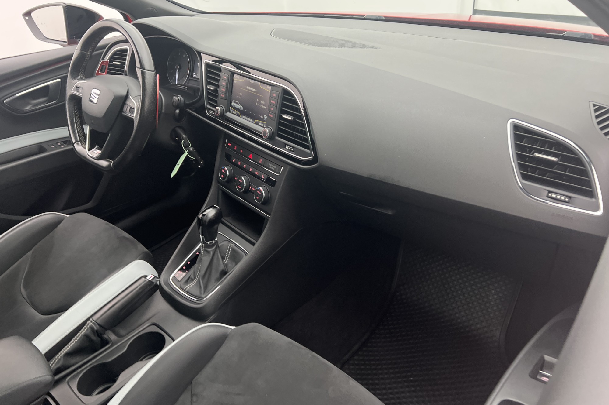 SEAT Leon Cupra ST TSI 290hk Panorama DCC CarPlay Välservad