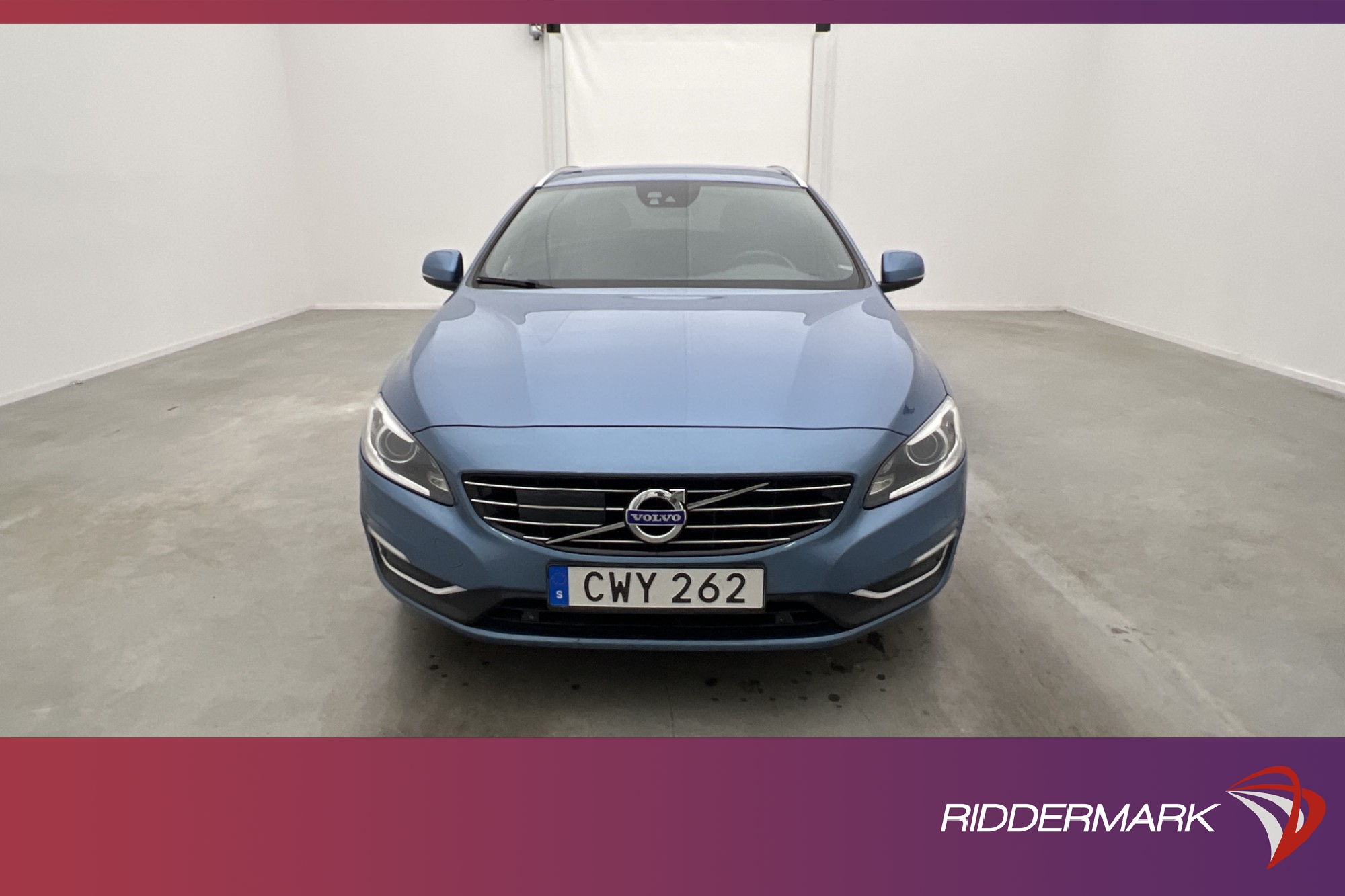 Volvo V60 D6 Plug-in AWD 283hk Summum VOC Navi BLIS Drag