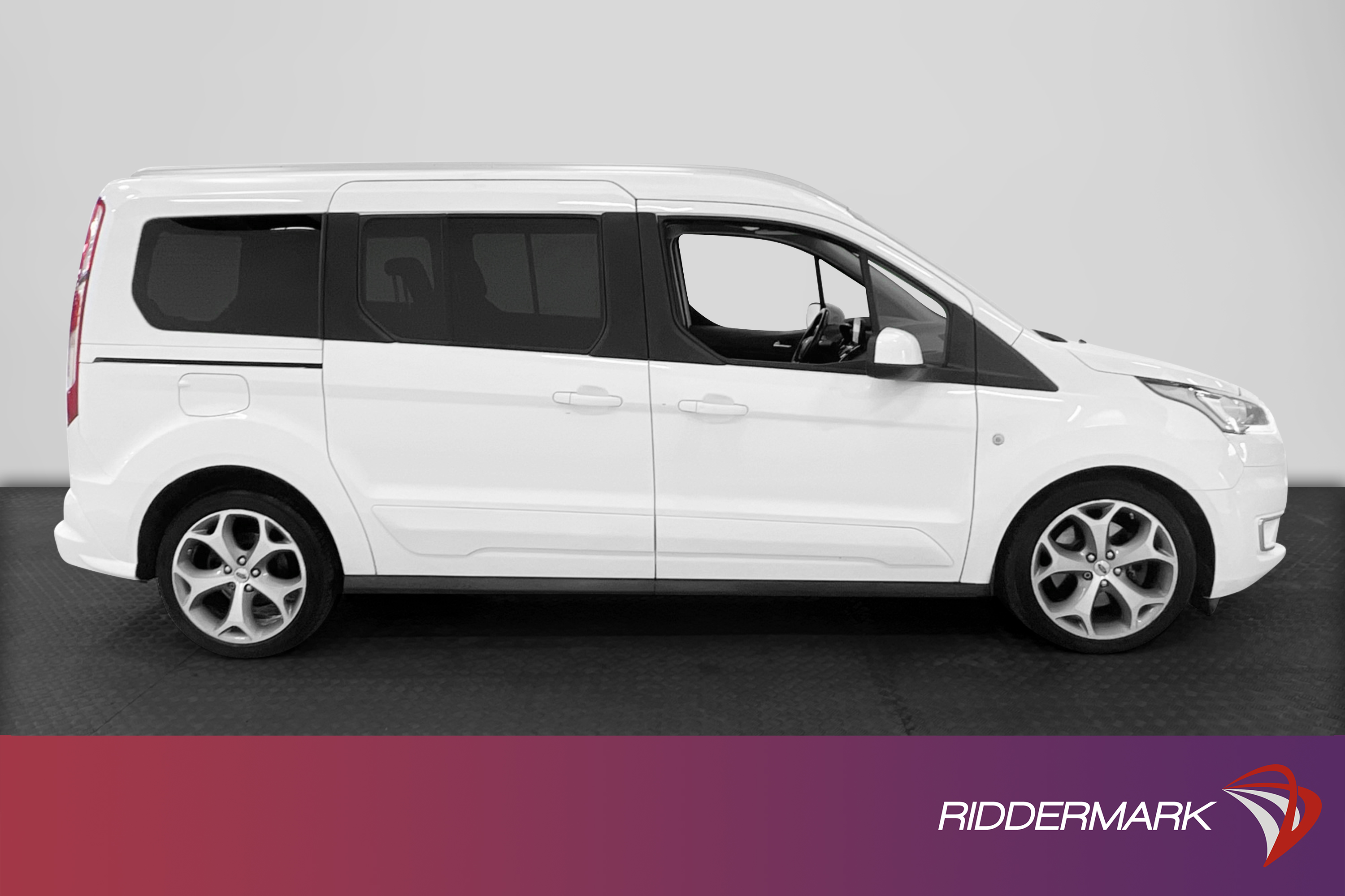 Ford Grand Tourneo Connect 1.5 Värmare Drag Panorama Moms 