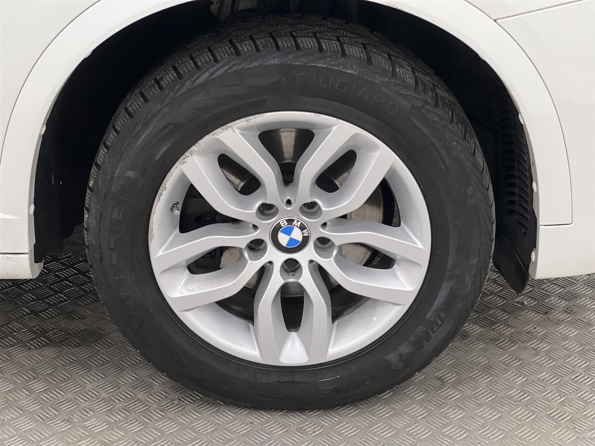 BMW X3 xDrive20d M-sport Värmare HiFi Navi Skinn Drag