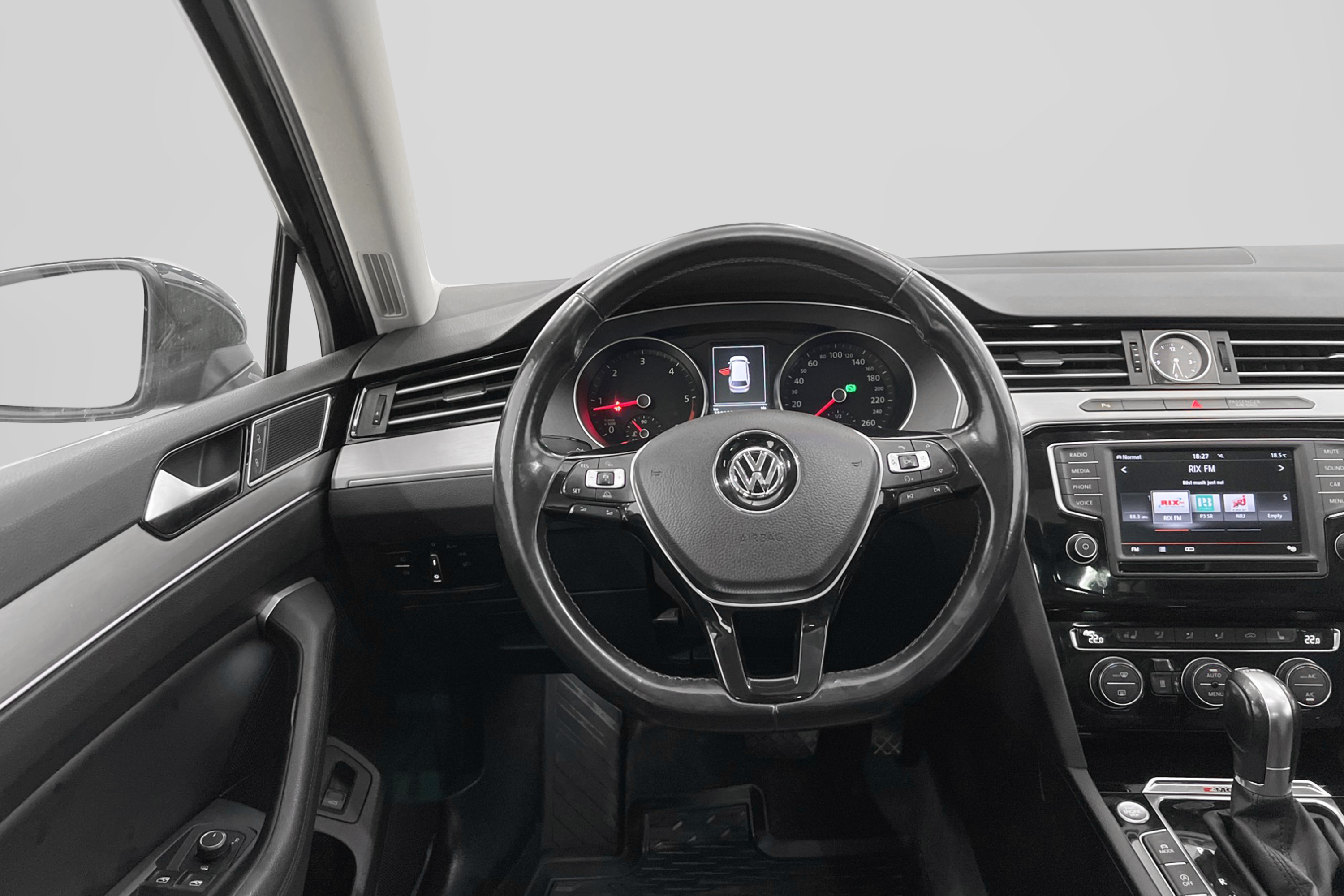 Volkswagen Passat 4M 190hk Värmare Pano Skinn Bkamera Drag