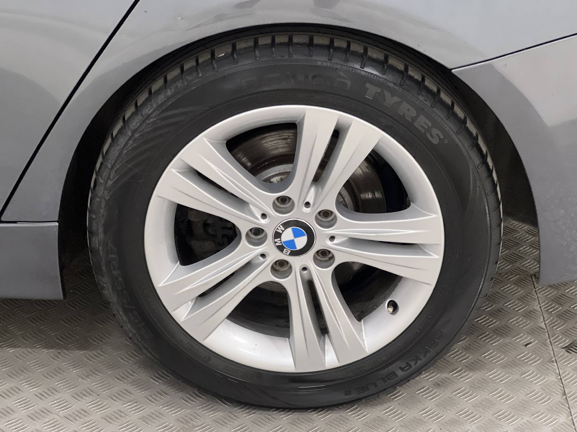 BMW 320 d xDrive 190hk Sport line Navi HiFi Drag Sensorer