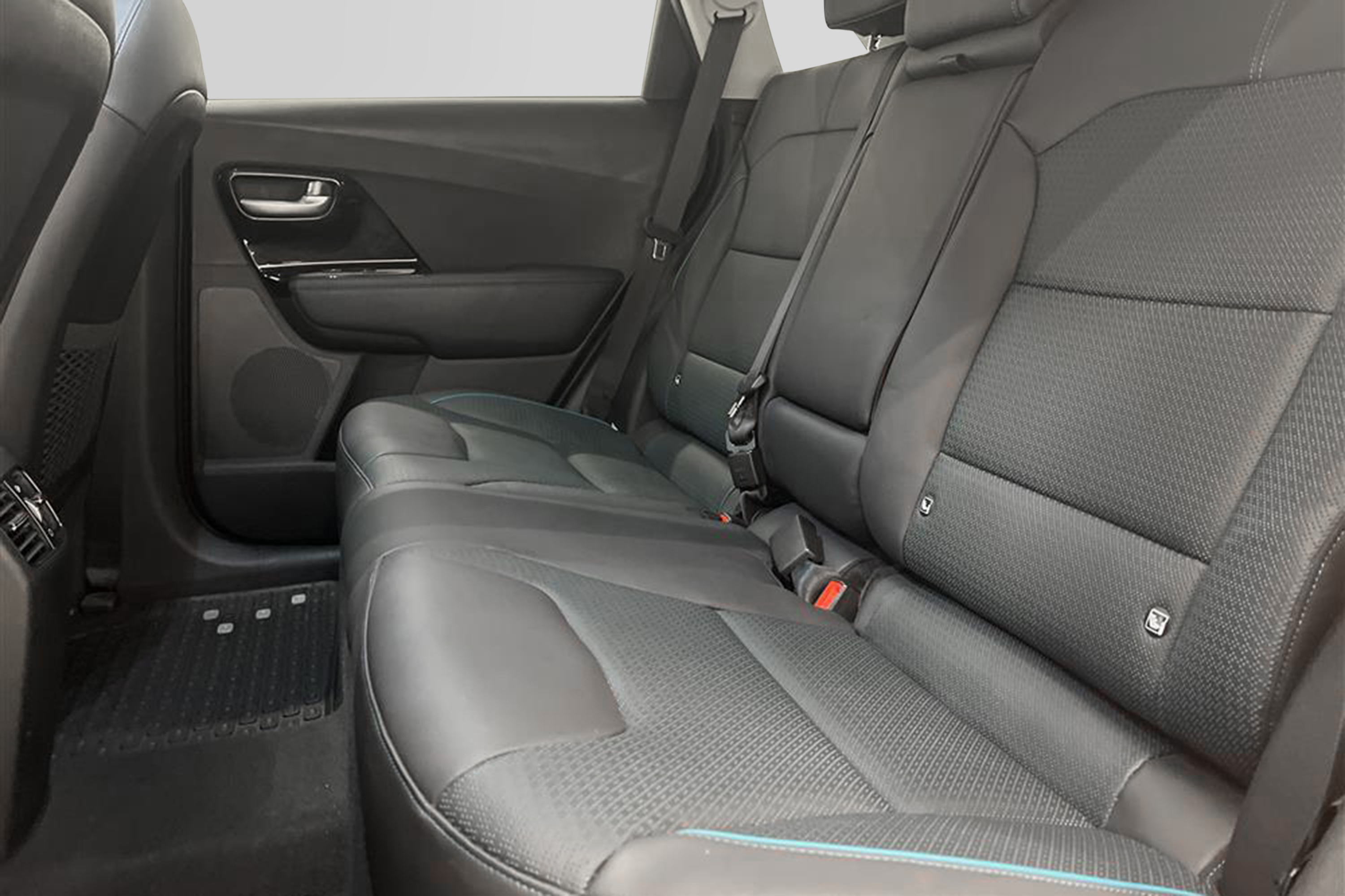 Kia e-Niro EV 64 kWh 204hk Advance Plus Tech Taklucka JBL