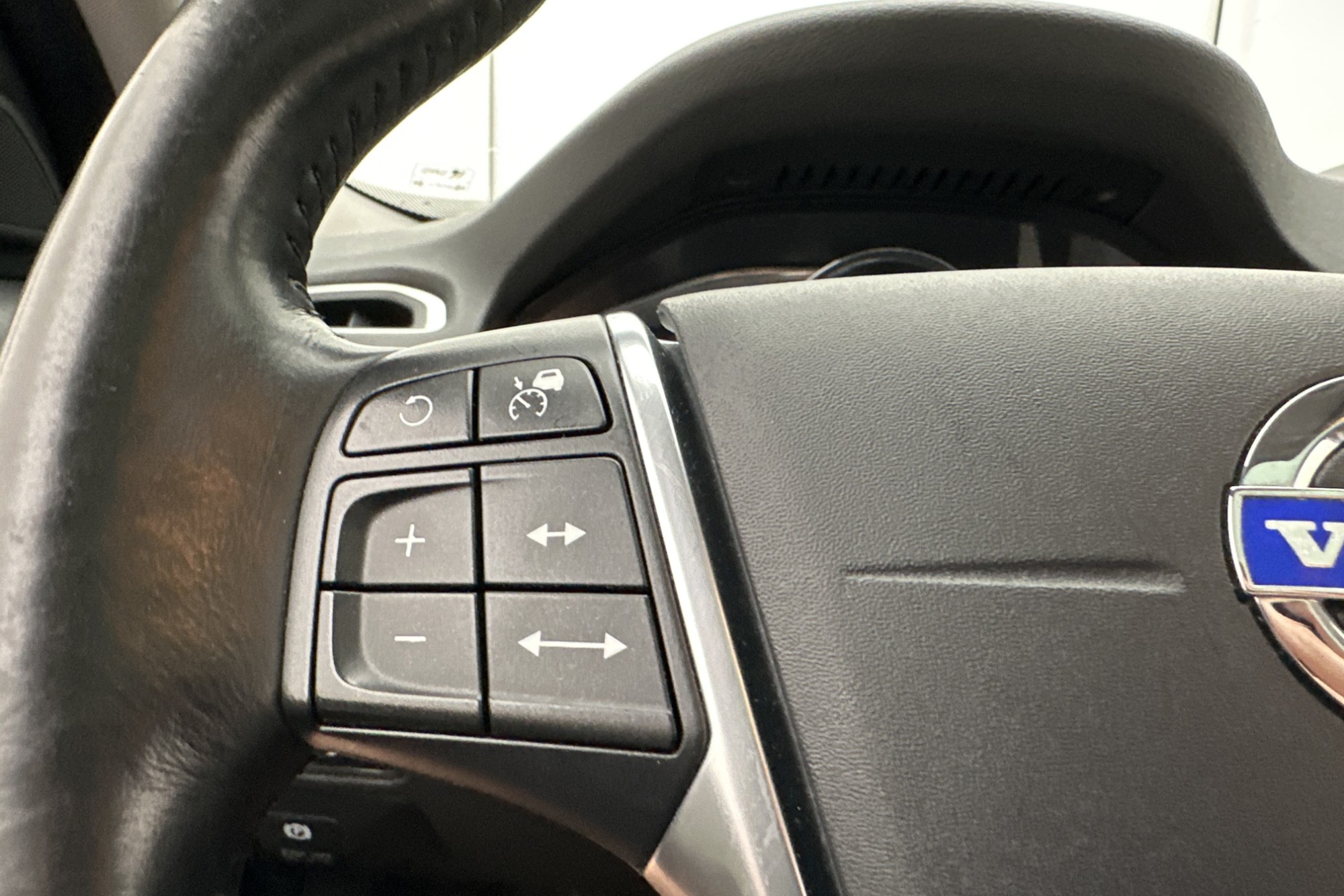 Volvo XC70 D4 AWD Summum VOC Värm Taklucka Navi Skinn Drag