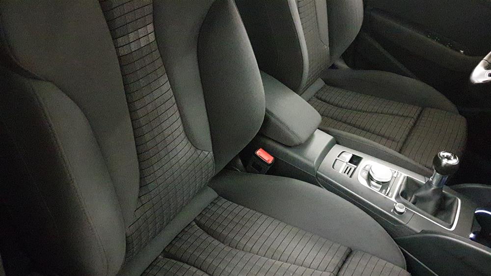 Audi A3 Sportback 2.0 TDI 150hk  Cockpit Navi 0,42L/Mil