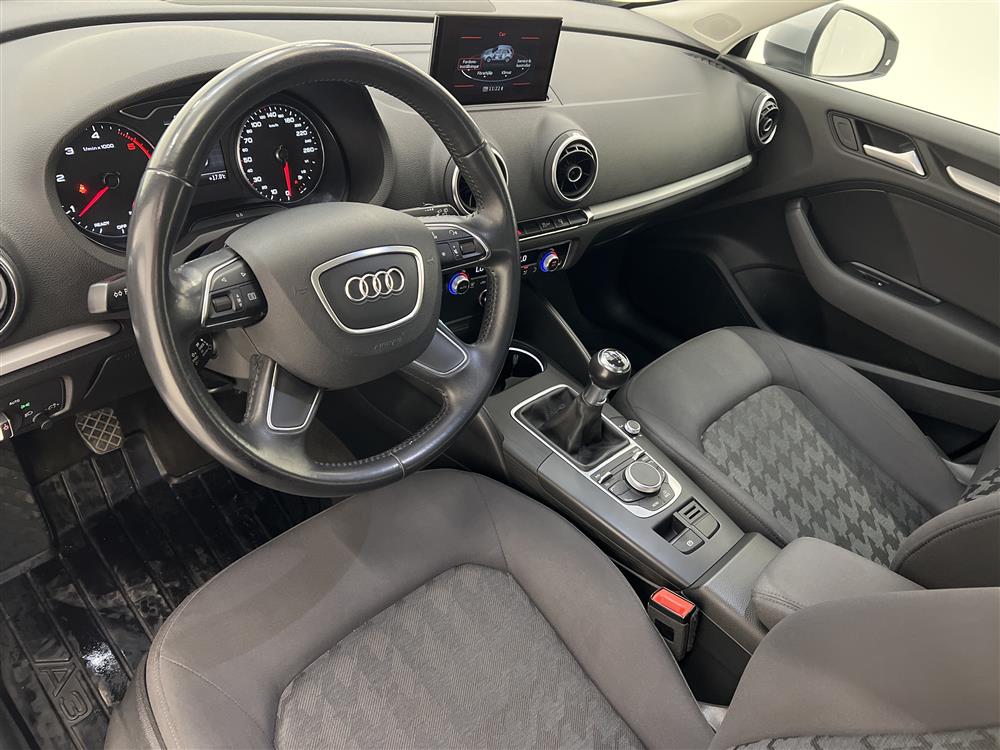 Audi A3 1.6 TDI Sportback 110hk Bluetooth PDC 0,38L/Mil