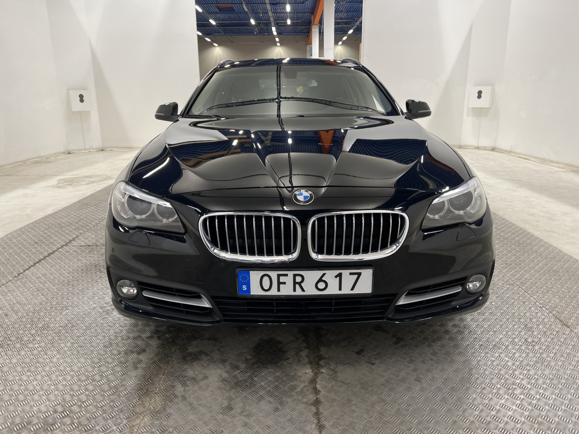 BMW 520d Touring 190hk Skinn M-ratt HiFi PDC Välservad