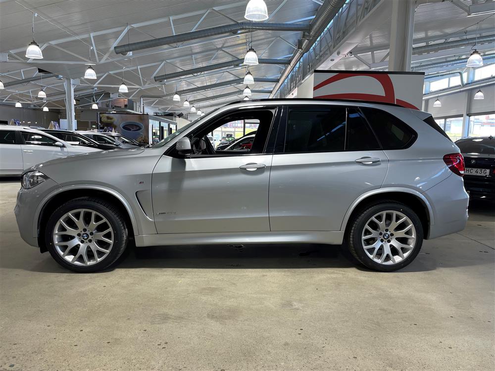 BMW X5 xDrive30d 258hk M-Sport D-Värm Skinn Pano H/K HUD GPS