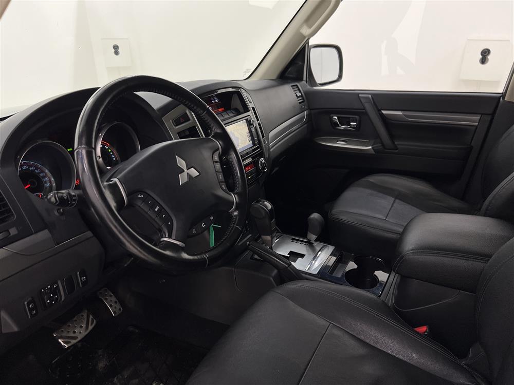 Mitsubishi Pajero 3.2 Di-D 200hk 4WD 7-Sits Skinn M-Värm GPS