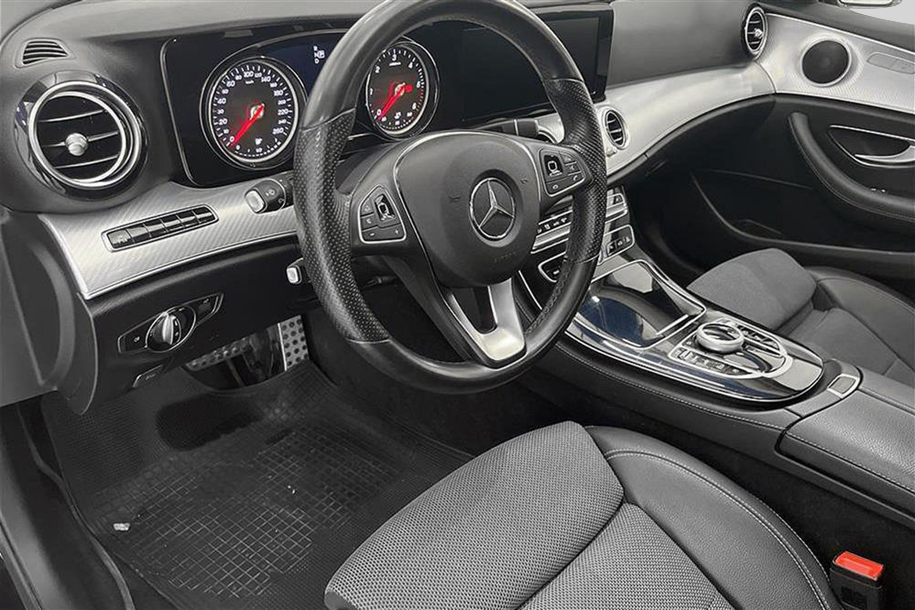Mercedes-Benz E 220d 4M All-Terrain Värmare Kamera Navi Drag