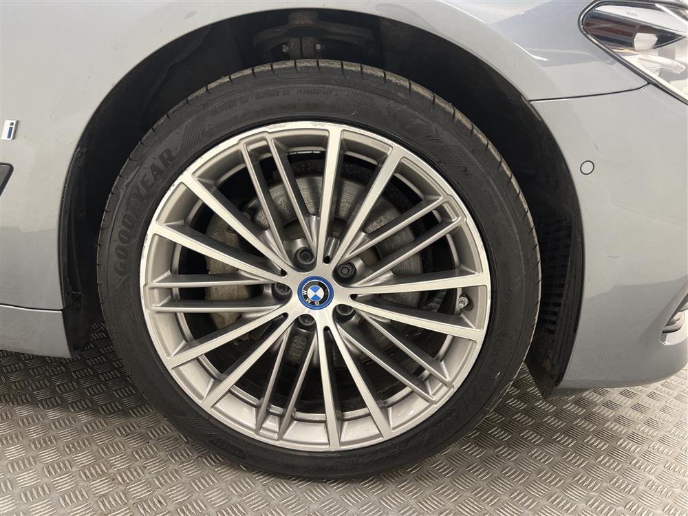 BMW 530e iPerformance 252hk Sport line HiFi Navi Backkamera