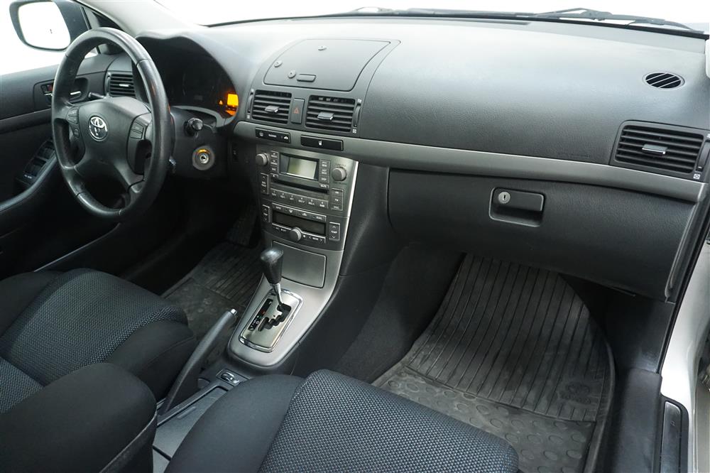Toyota Avensis 2.0 Sedan (147hk)